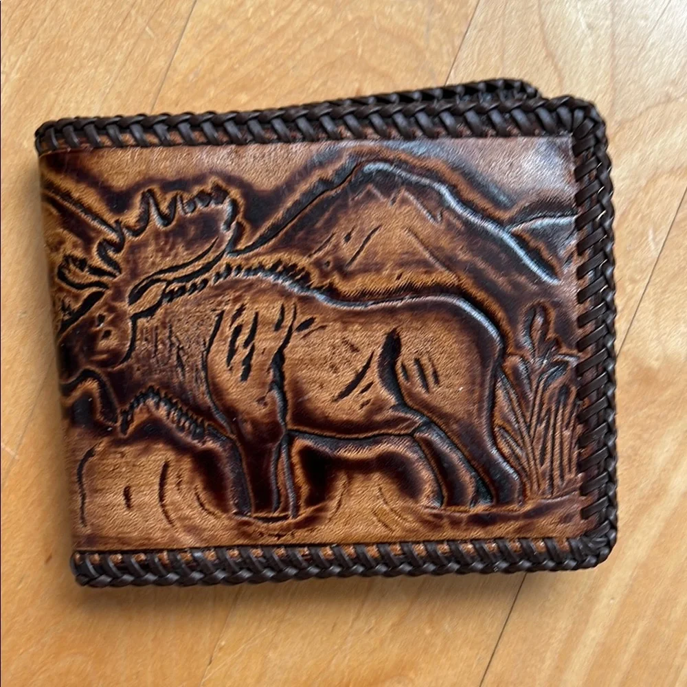 🫎 NEW Hand-Carved & Tooled Brown Leather Bi-Fold Wallet | Moose & Wilderness